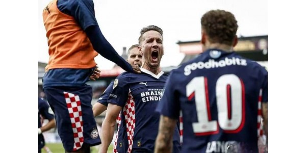 El PSV Eindhoven brilla en Europa, el Liverpool sufre una derrota histórica